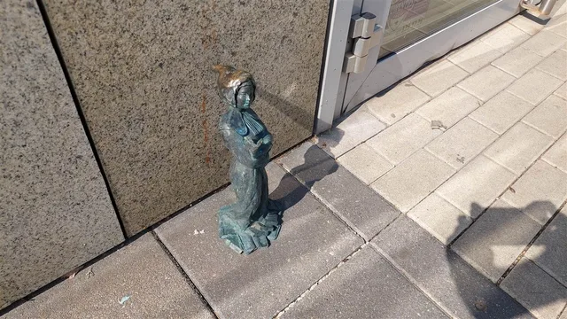 Гномка адвакатка