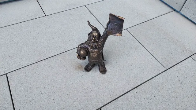 Гном Дэкра