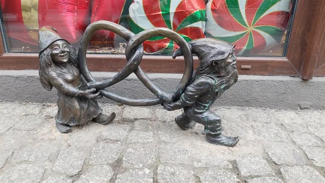 Krasnale Makuś i Sezamka