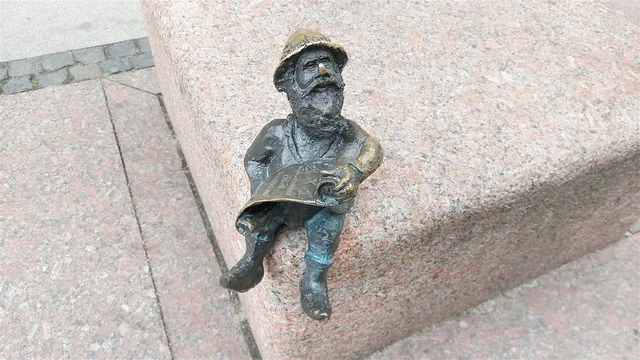 Polisludek Dwarf