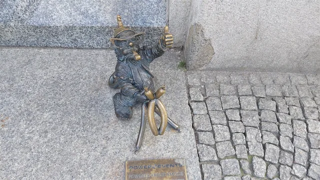Гном Поверек