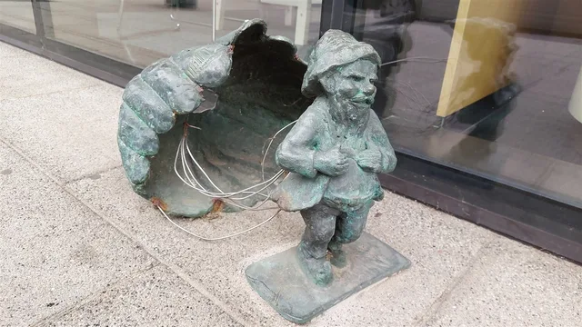 Гном парашутыст