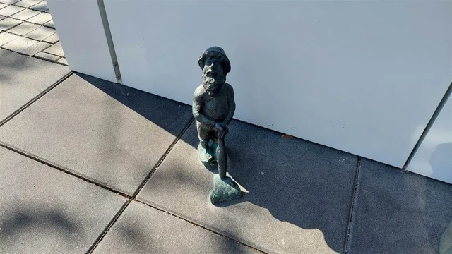 Thermiś the Full & Kobuś the Clean Dwarfs